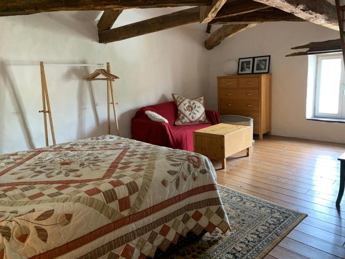Chambre Sdb Privee Townhouse 26 Chambres D'Hotes Civray Civray  Экстерьер фото